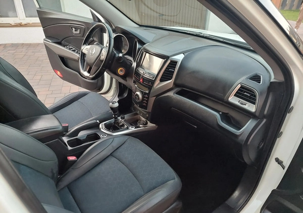 SsangYong Tivoli cena 40900 przebieg: 123427, rok produkcji 2016 z Gniewkowo małe 191